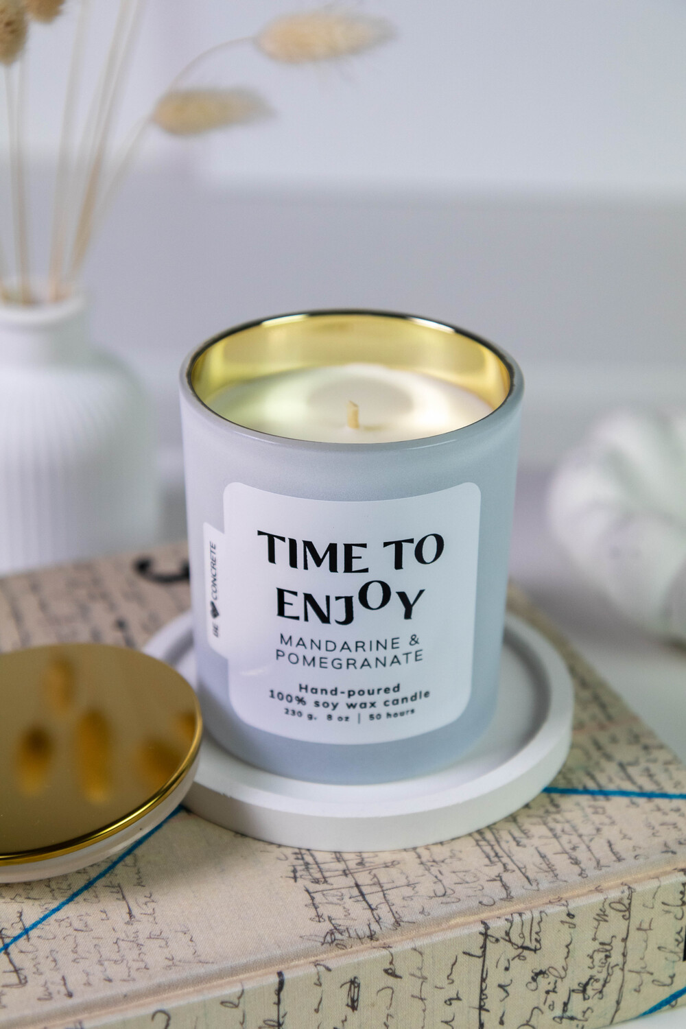 Mandarinų ir granatų kvapo sojų vaško žvakė - Time to Enjoy - Image 2
