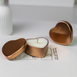 Heart Shaped Soy Wax Candle for Valentine`s Day - Vanilla & Patchouli Scent